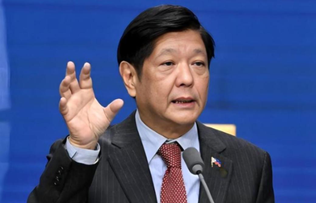 马科斯政府居然上赶着给中国递刀子，仁爱礁那艘破船或许马上就要变废铁，黄岩岛填海的