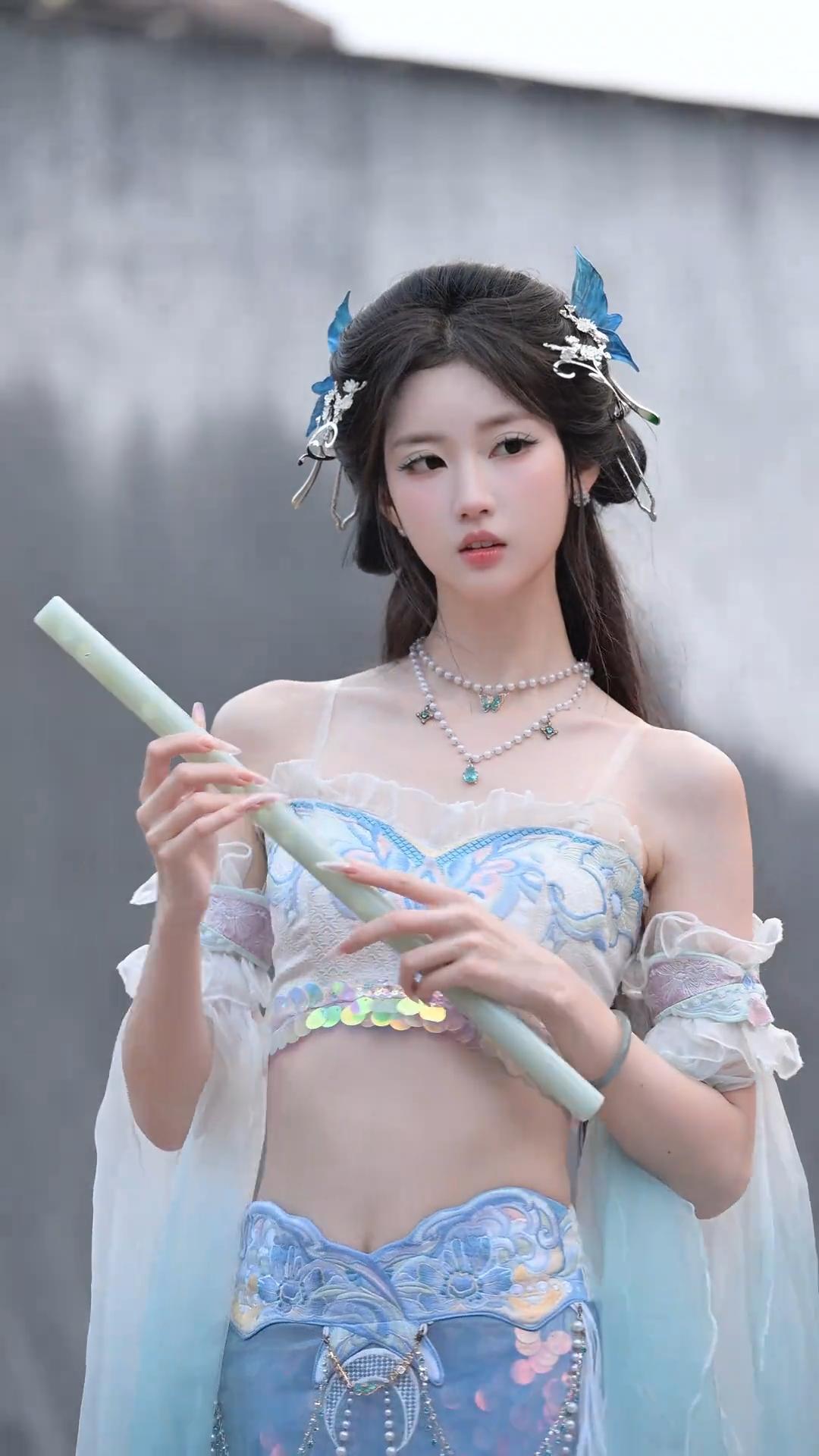 好漂亮的萱萱，又美又仙！模特董雨萱惊艳瞬间模特美女