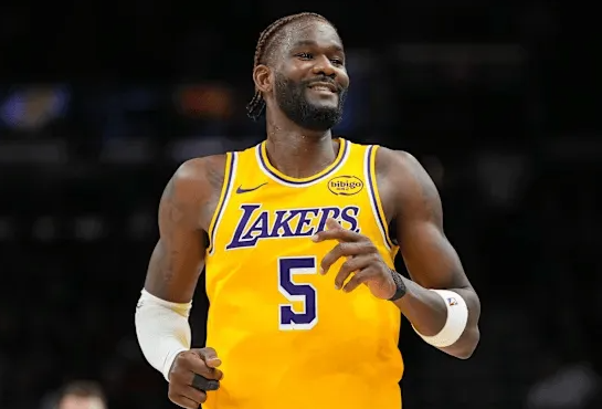 NBA常规赛，湖人140-125战胜爵士。本场比赛，德安德烈-艾顿出战30分钟