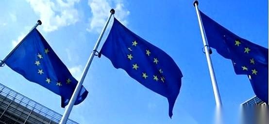 一觉醒来，天变了。欧盟那边，冯德莱恩大笔一挥，咱们出口过去的碗啊盘子啊，关税直