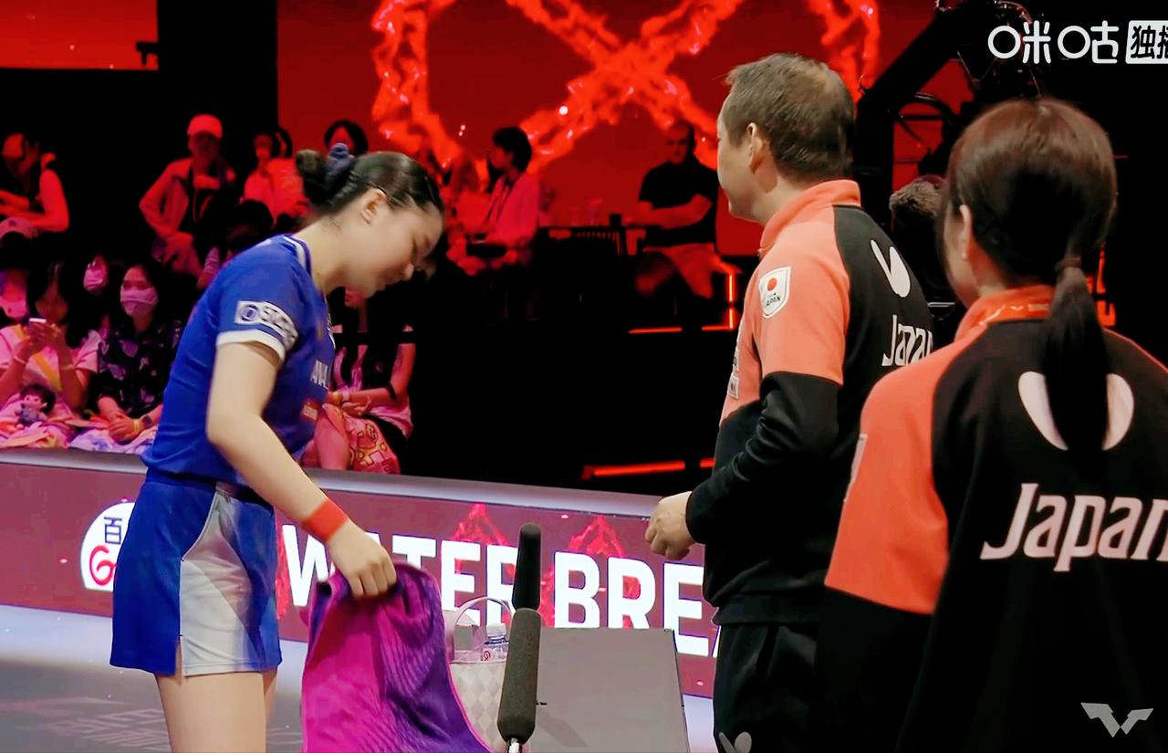 突发，张本美和要退赛还是想医疗暂停？第一局鳗鱼11:8拿下第二局鳗鱼
