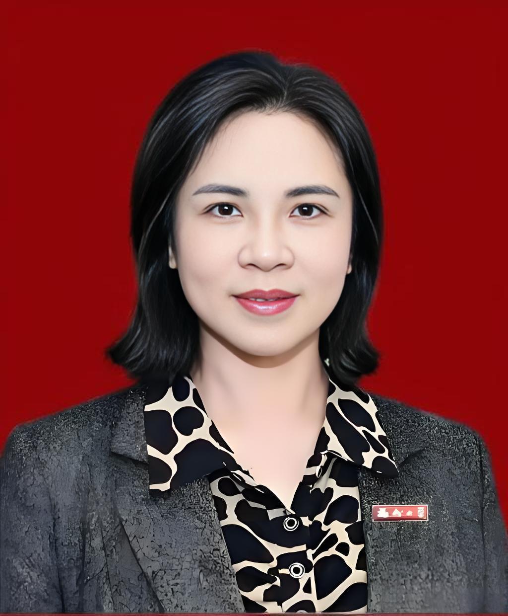 福州大学校长吴明红简介   从闽北小城走出的她，如今已成为中国环境工程领