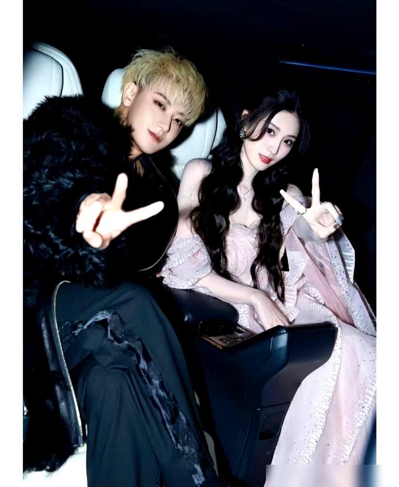 看完那个综艺，我突然有点替黄子韬捏把汗。徐艺洋，这姑娘，段位比我想象的高太多