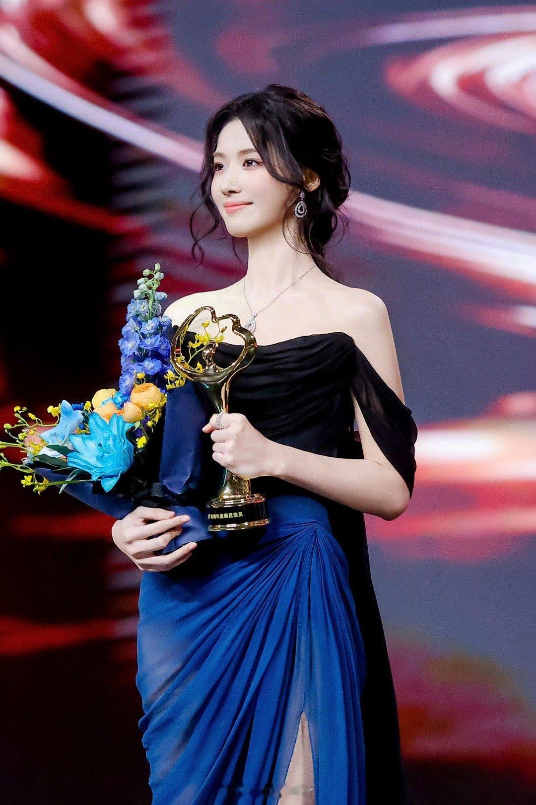 卢昱晓太极品了，哪里都是完美的