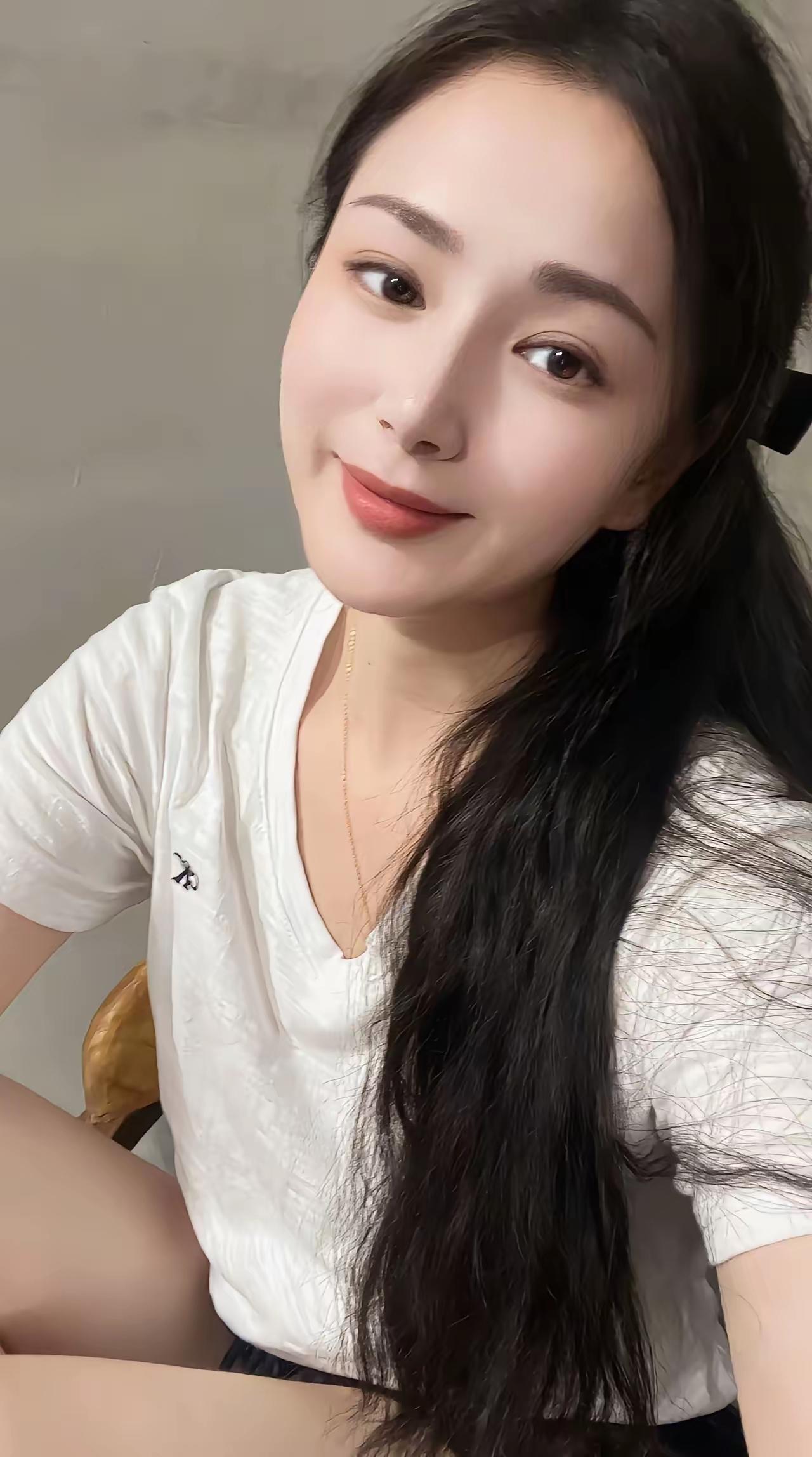 我们分房已经一年多了，因为我们有个还不满两岁的孩子，晚上睡觉总是一个人抱着他睡，