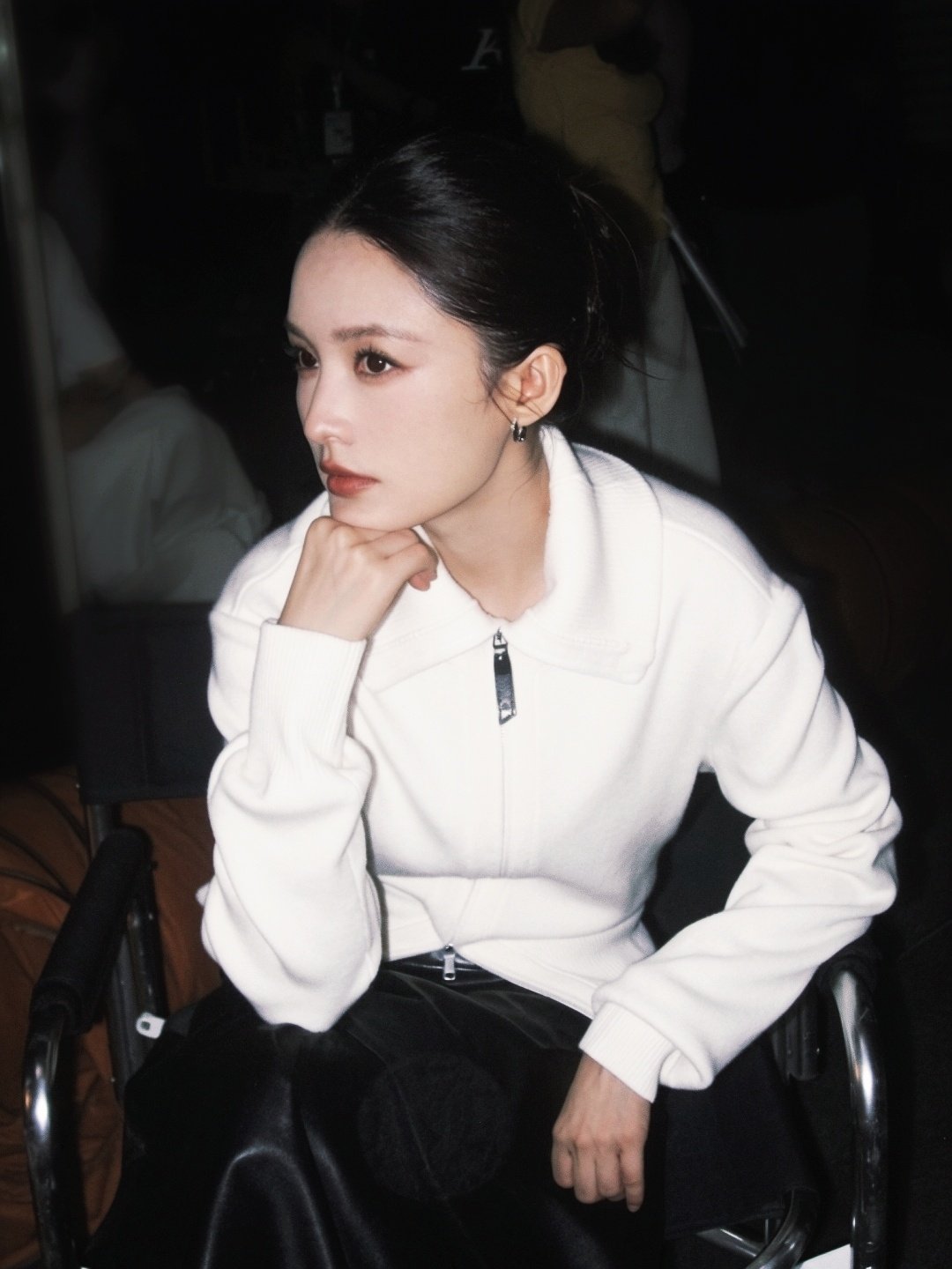 李沁漂亮头像更新女神好美丽的头骨​​