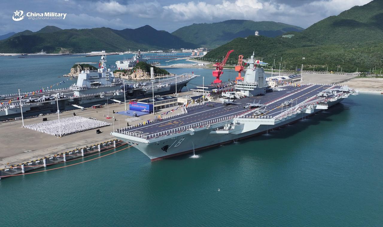 据美国《防务新闻》报道，美国海军作战部长达里尔·考德尔海军上将在对亚太地区进行为