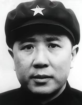 罗贵波（1908年7月14日-1995年11月2日），江西南康人。1926年4月