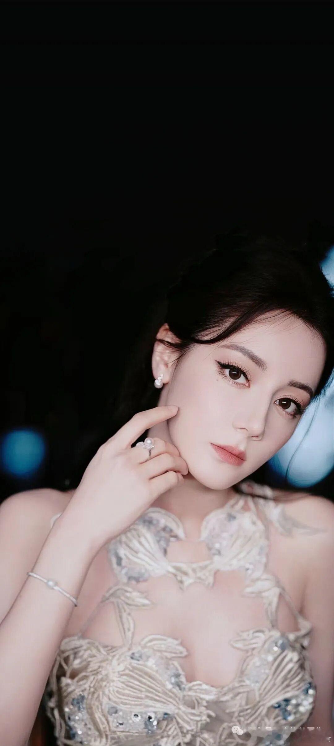 迪丽热巴美若天仙在这一刻具象化了~​​​