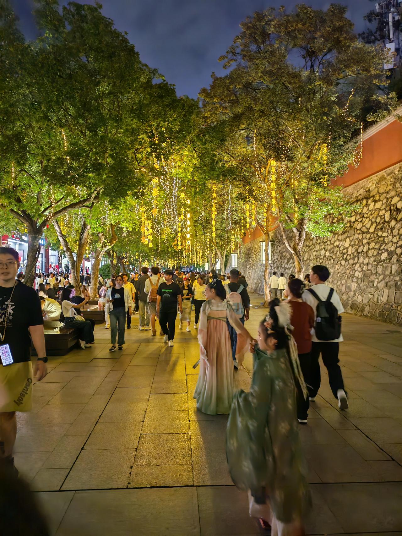 千算万算没算到，今年居然是我的旅游年，包括主动和被动旅游，居然去了7个省市。