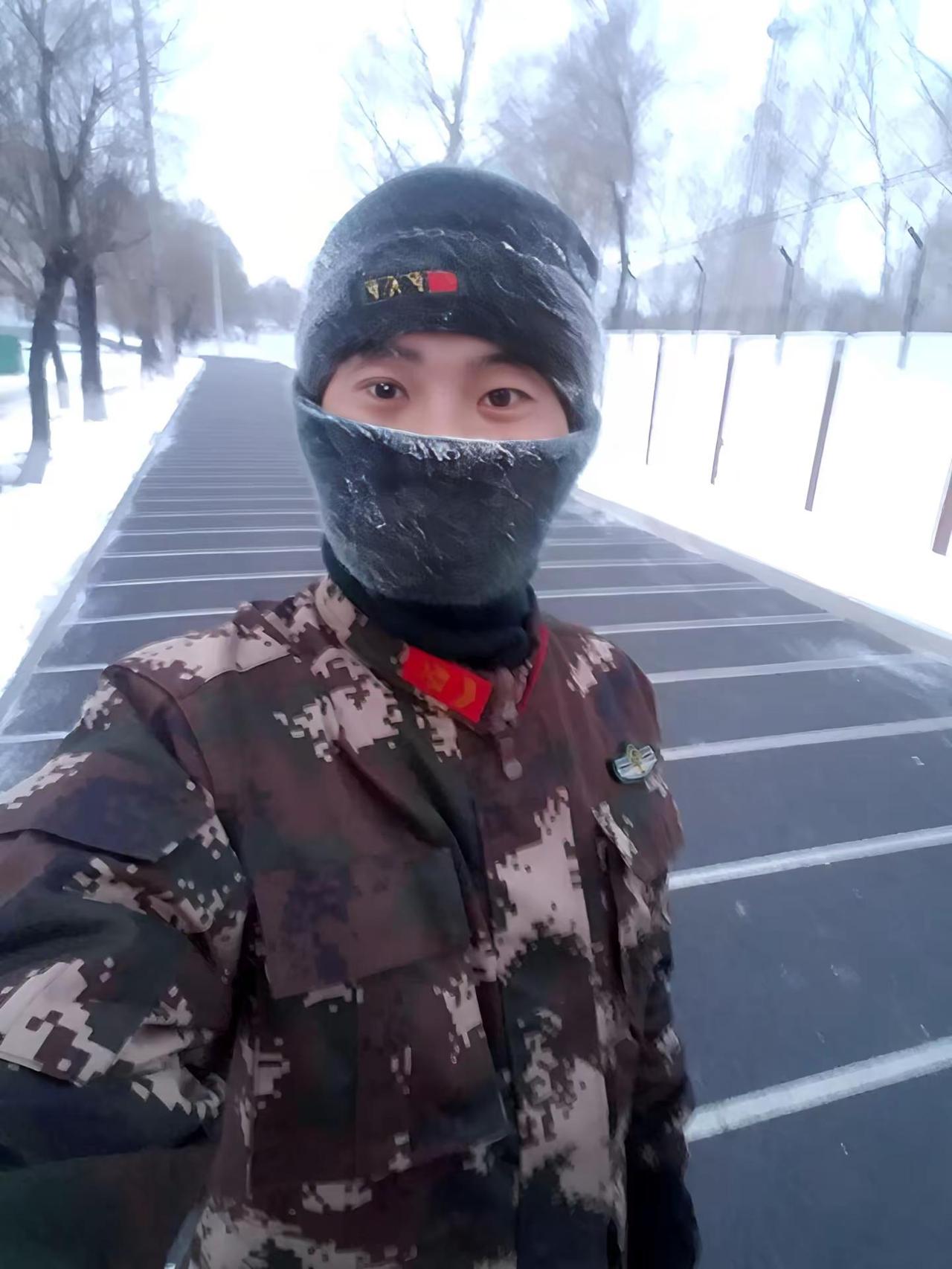 橄榄绿致敬军旅