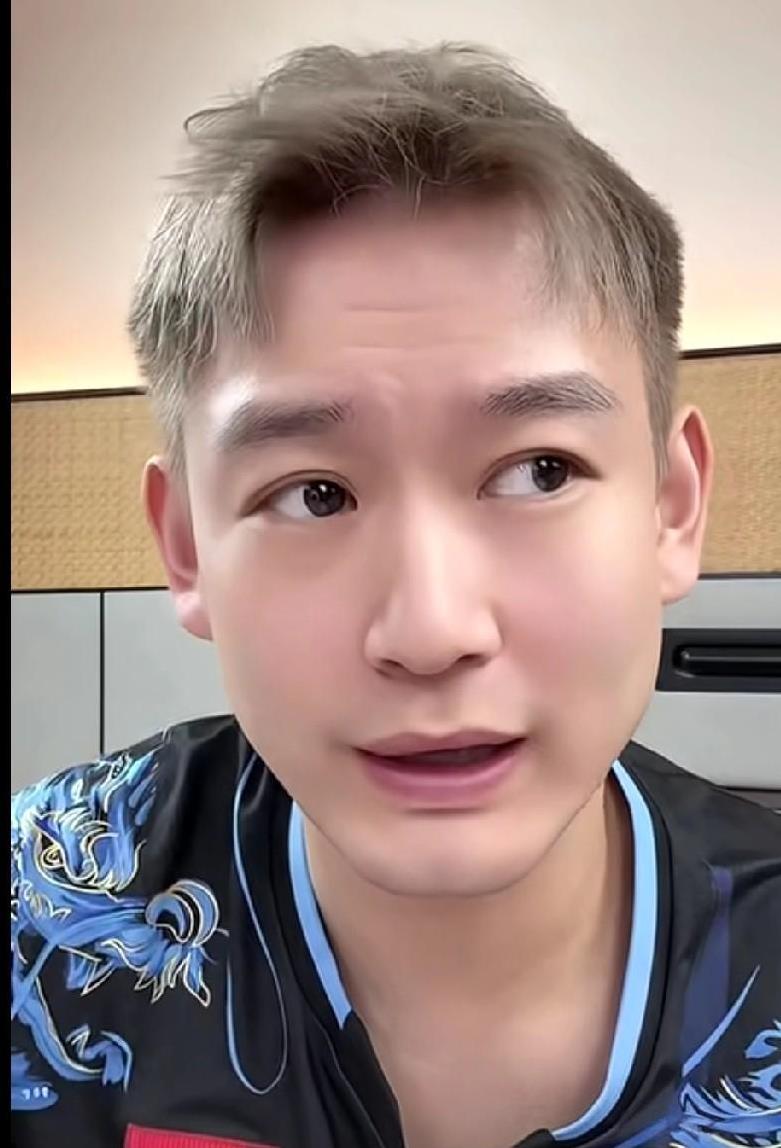 刘丁硕直播间道出实情！刘丁硕说：十号国乒队就要出发印度参加“亚锦赛”了，十五号