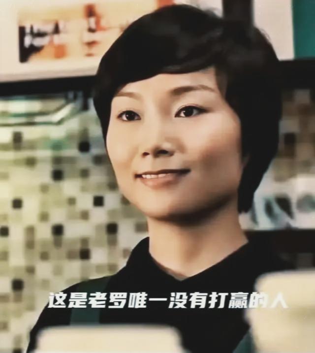 罗永浩这波玩梗太绝了！时隔15年把星巴克中杯名场面的女主请回瑞幸，直接把互联网老