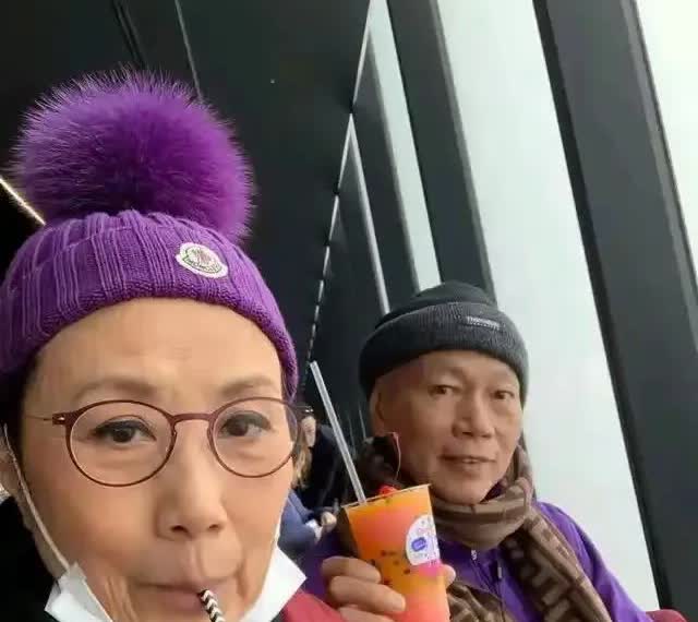 汪明荃和罗家英的婚姻，冷得像块冰。半路夫妻没儿没女，本该相伴到老，可罗家英治病凑