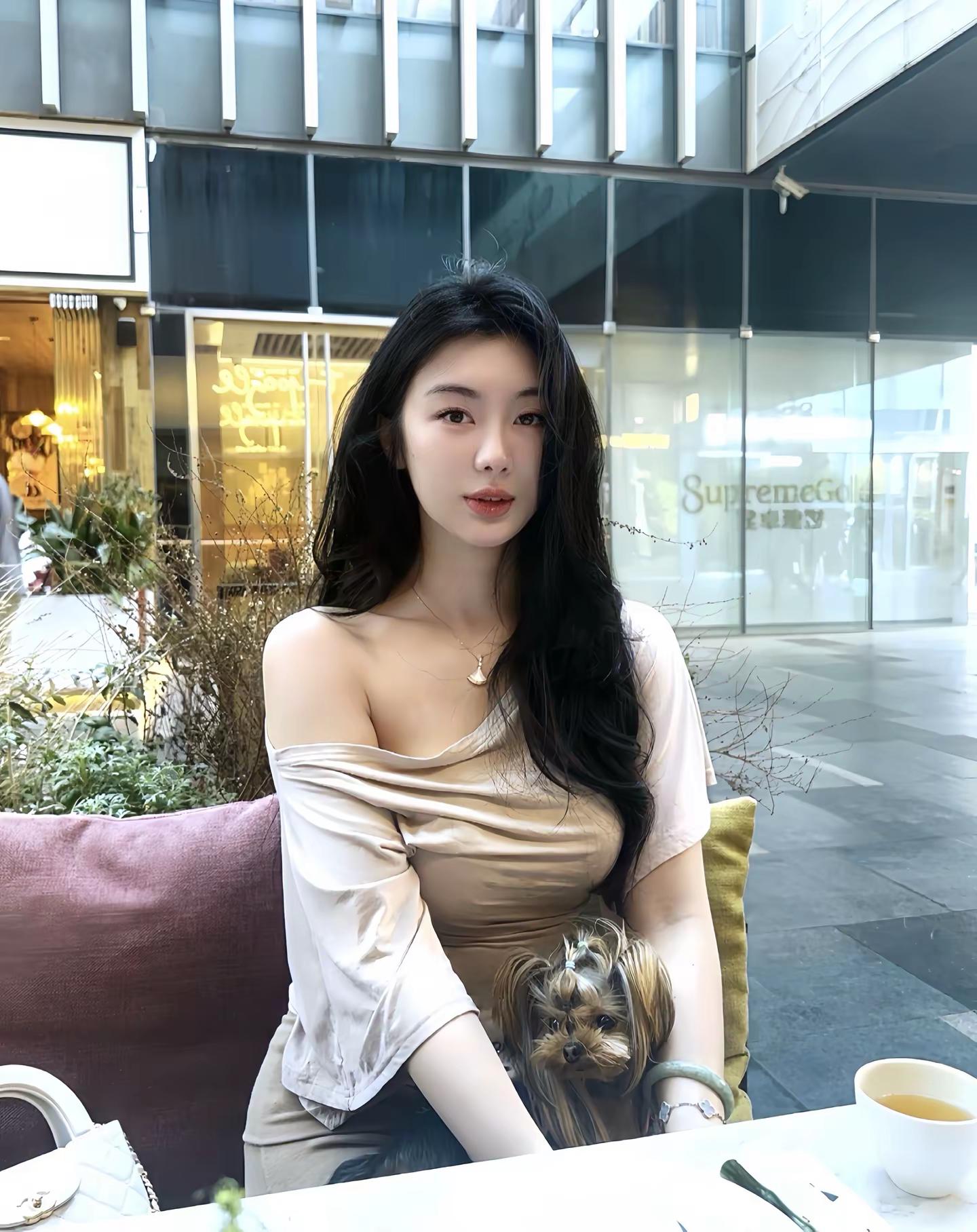 优雅知性女人<!--{img:1}...