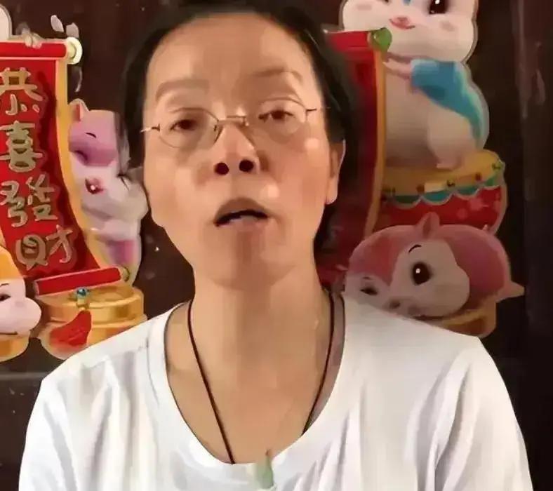 2010年广州那户“贪心”的梁姓钉子户，守着30多平的老房子硬扛整整10年，终于