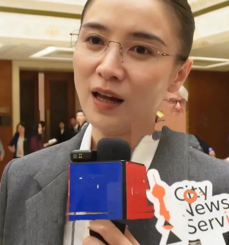 多读书真的有用！不信你看宋佳，在全球文明对话部长级会议全球媒体会议上，宋