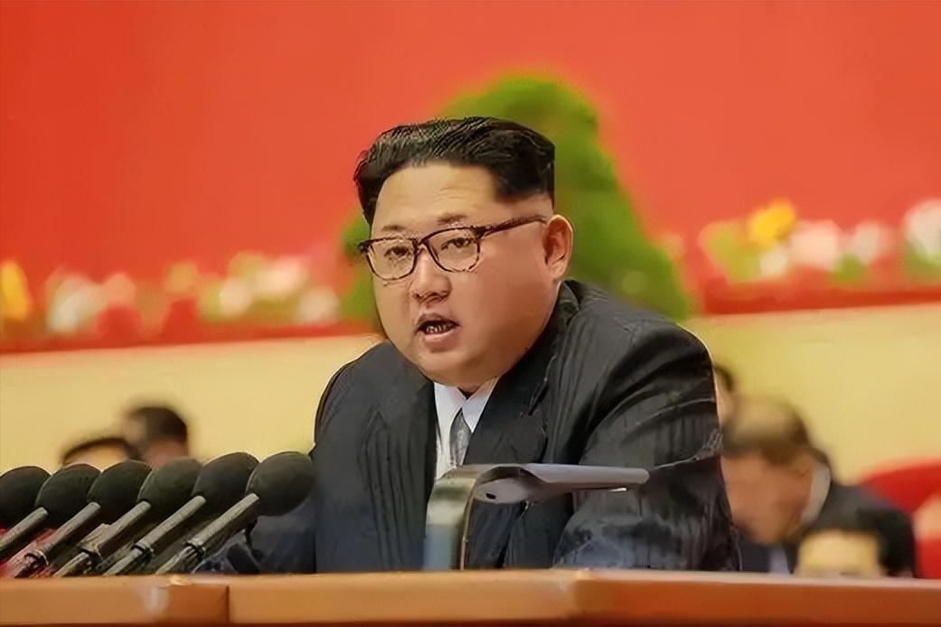 发出"灭国"警告，金正恩做出一个重大表态！据朝中社8月19日报道，朝鲜劳动党中