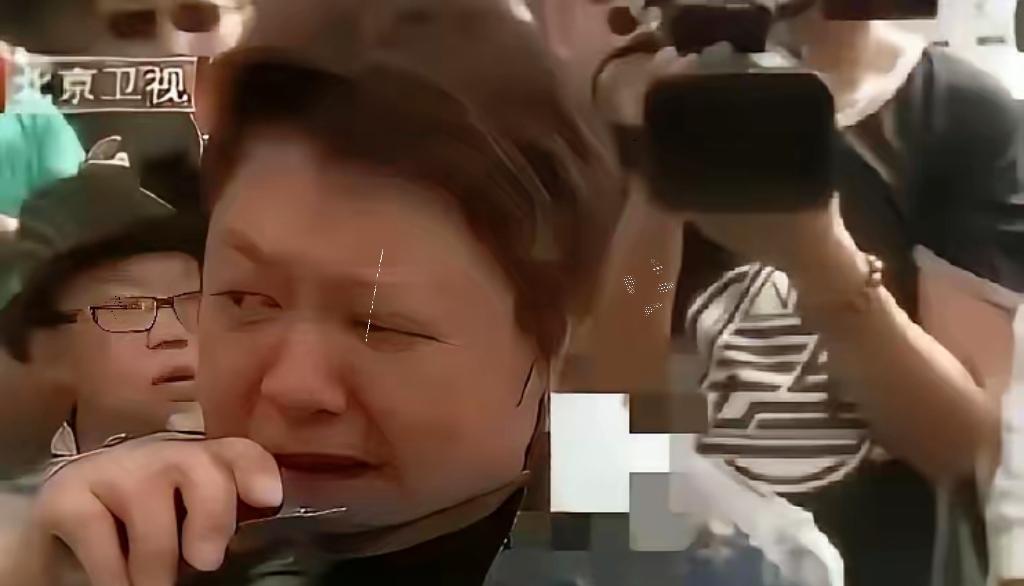 兄弟们，给我捐！我见过不要脸的多了，可没见过这么不要脸的人。喊别人捐款喊的这么心