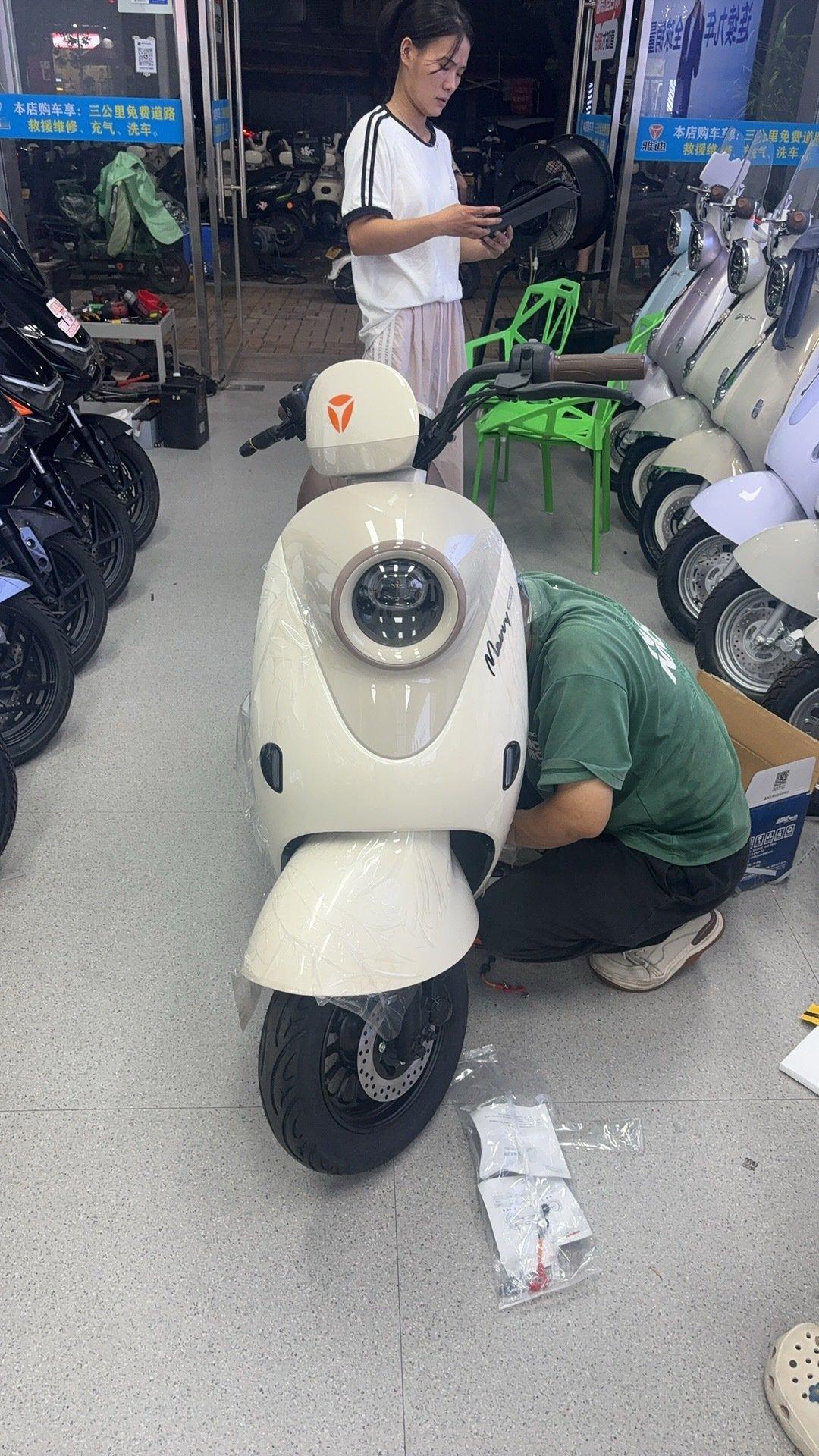 考虑了奥迪还是拿下了雅迪[微笑]​