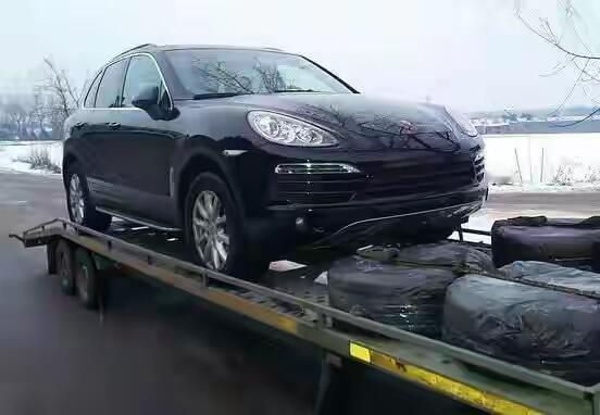 最近，俄罗斯不少保时捷车主真是倒了血霉。从11月底开始，几百辆保时捷像中了邪一样