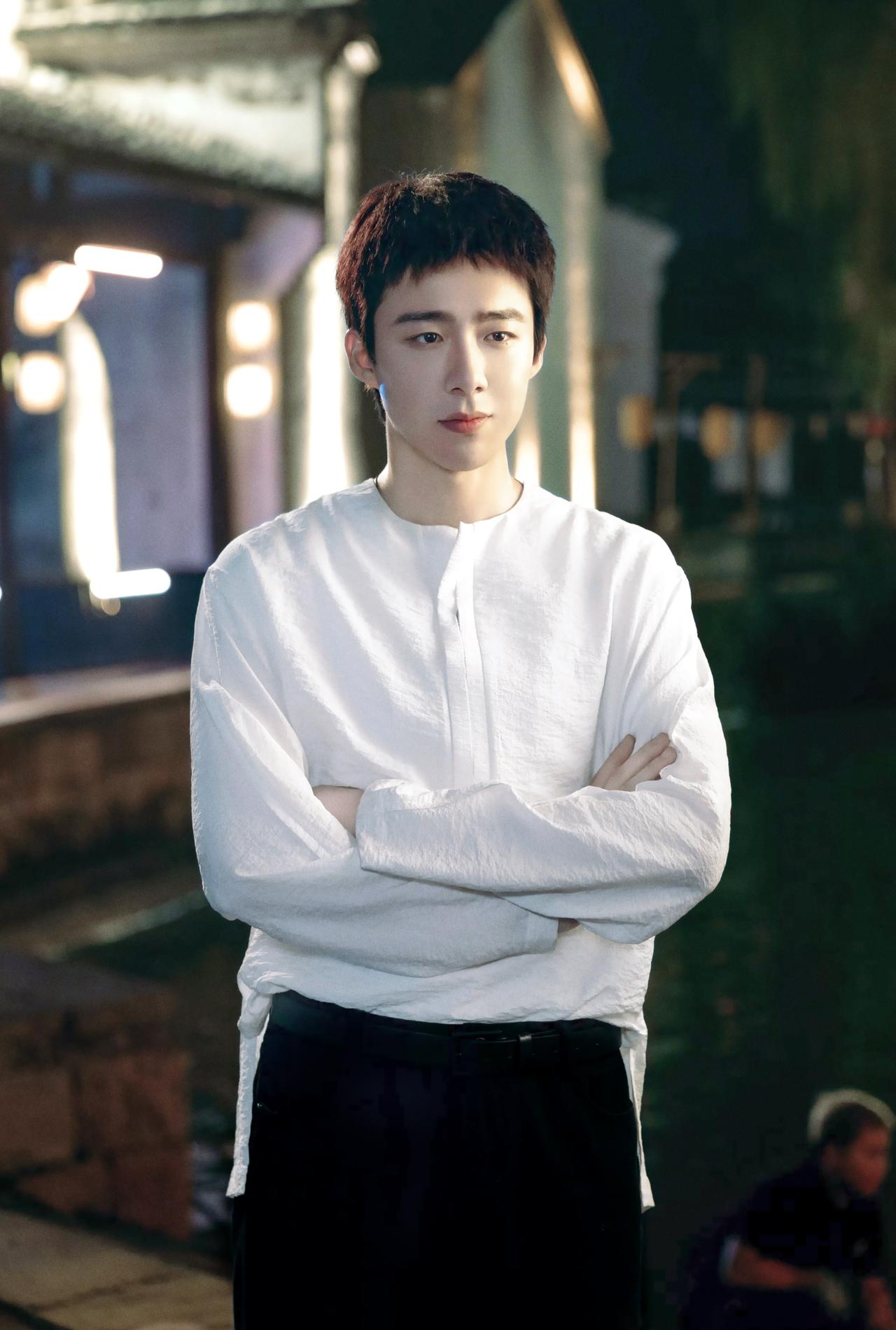 干净又清爽刘宇宁小贝｜刘宇宁玫瑰丛生​​​