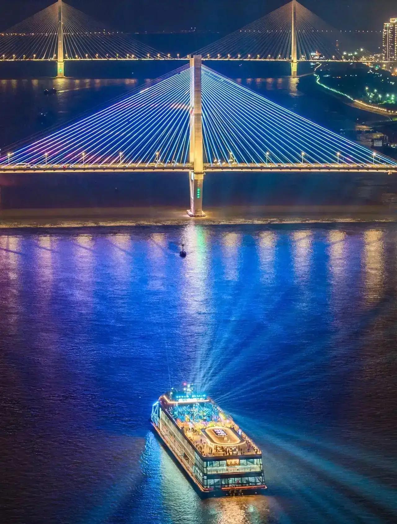 这就是赤裸裸的事实，最新预测：未来五年我国中西部地区第一城的概率：1、武汉——