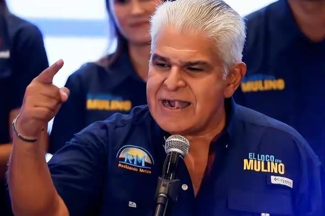 巴拿马还是玩砸了，并通过各种渠道喊话，可以先把港口还回来。巴拿马夹在中美洲，靠