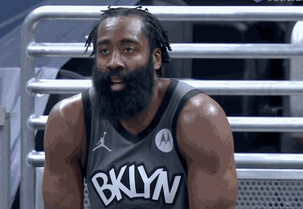 快船记者JustinRusso透露，快船当时间周四早上准备起飞，但是由于天气恶