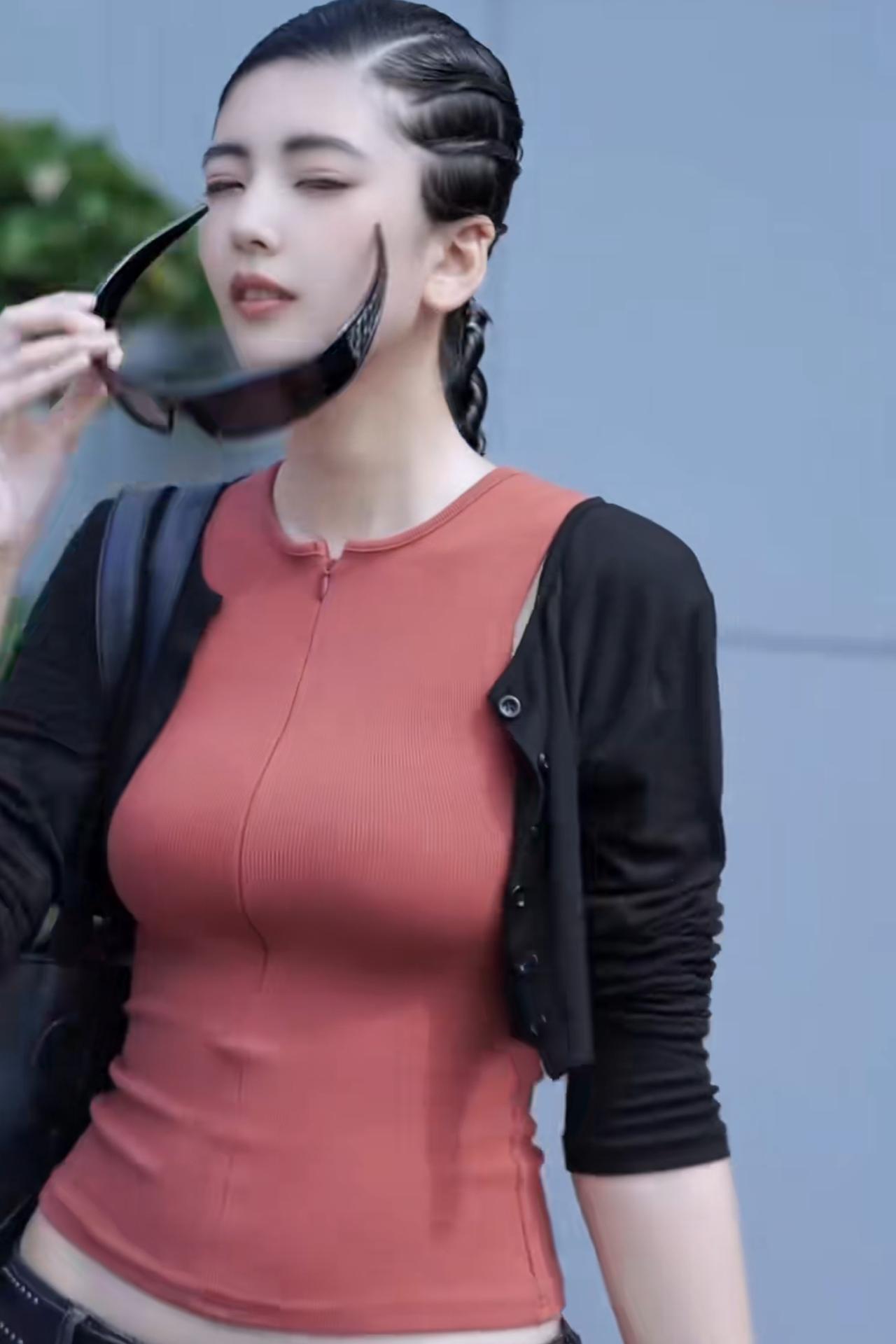 娜孜，西域美人