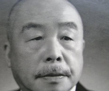 1950年6月18日，国民党上将陈仪被执行枪决，行刑前，蒋鼎文让士兵端来酒食，陈