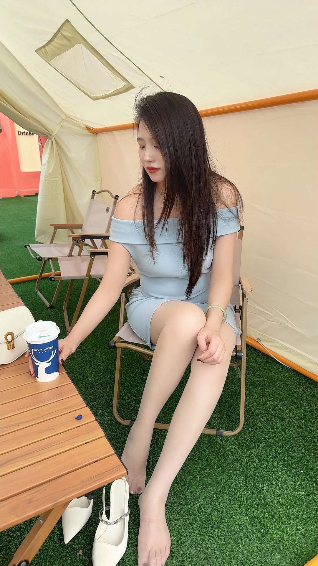 小姨子刚毕业，就知道玩，也不找工作，该怎么办？