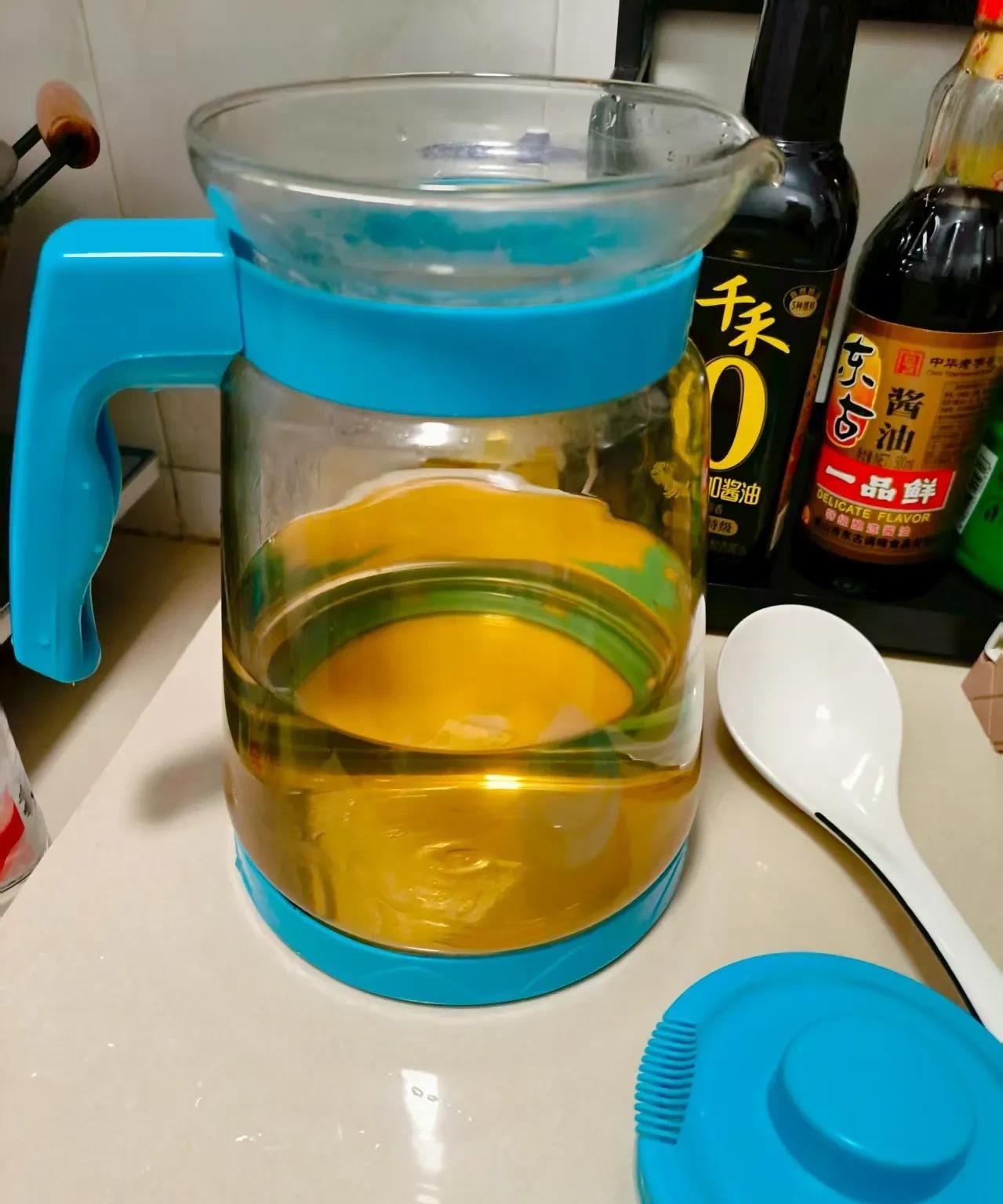 以前总听别人说——不是老人变坏了，是坏人变老了，那时还不太懂是什么意思，但昨天我