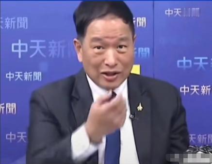 台湾退役将领张延廷：我认为中国大陆通过春晚向外界展示的机器人，他肯定是有目的有猫