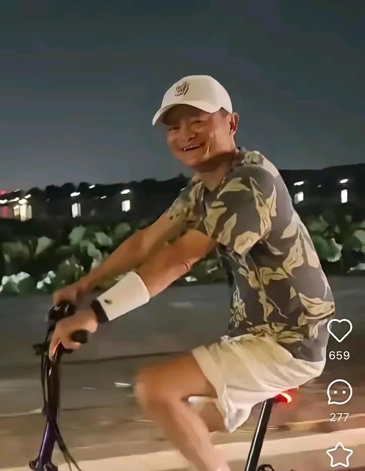 马云回杭州了！他在杭州有两处宅子，一处在桃花源，另一处在凤凰山，都是实打实的家。