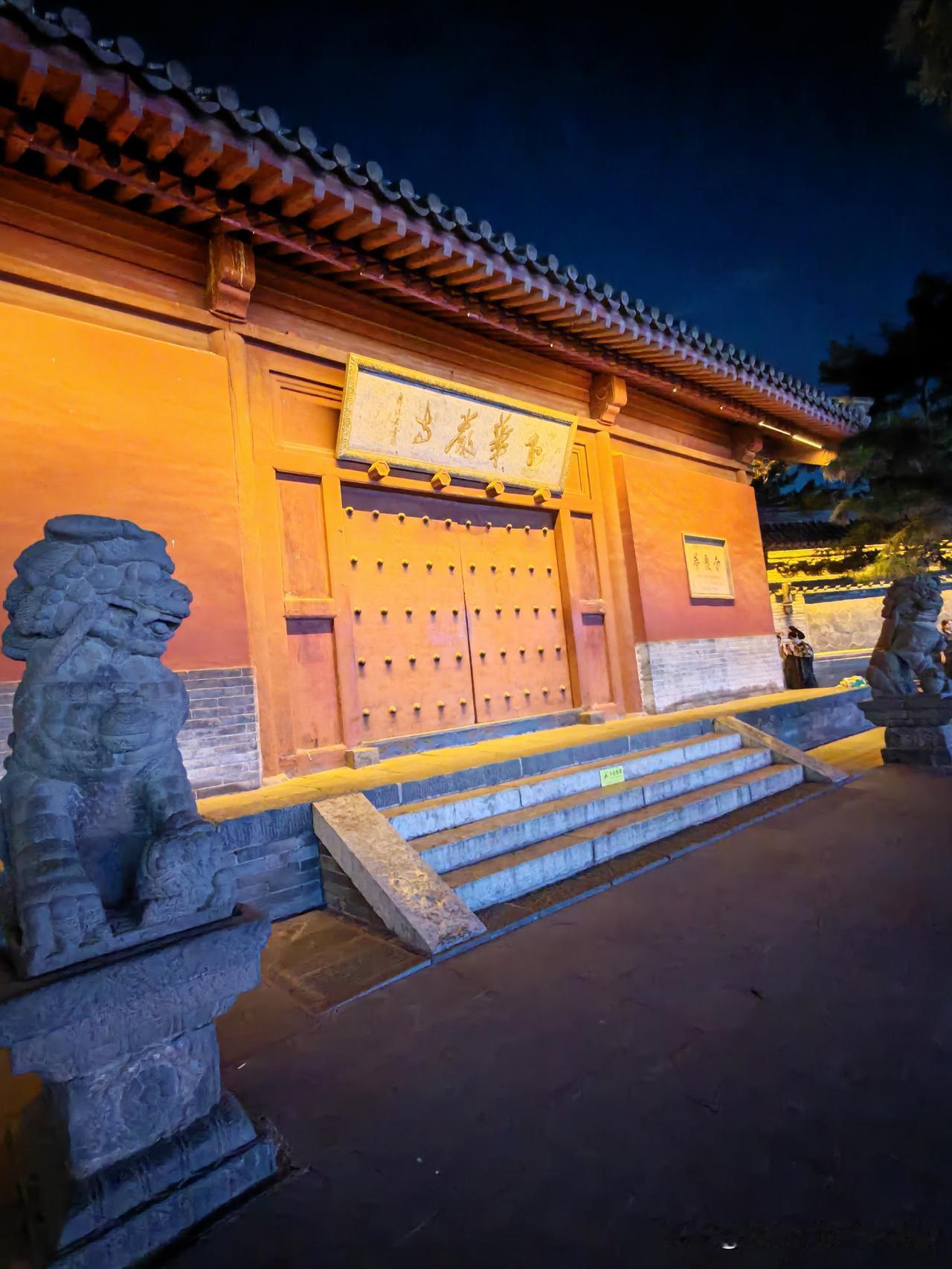 大同旅游，华严寺绝对是必打卡之地。它位于大同古城西南方，是中国现存规模最大、保存