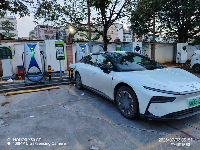 我的大白p7+续航和电耗我人在广州，开的是小鹏P7+超长续航Max版（带18寸