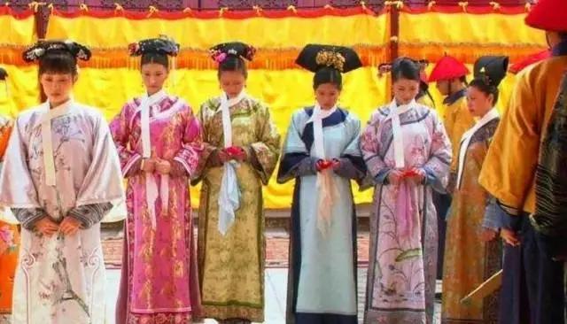 病美人循贵妃：19岁嫁66岁乾隆，一辈子药不离口，40岁油尽灯枯，最狠的从来不是