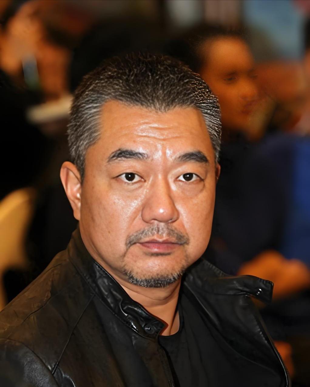 主持人问董勇：“你做过替身，自己又有功夫，为什么你跟李连杰拍霍元甲的时候，竟然没