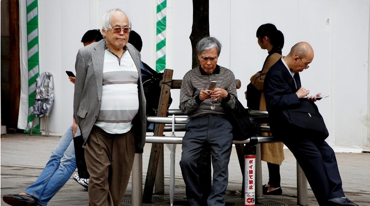 日本专家建议老人集体自杀，日本网友竟然表示完全同意！在日本老人已经不再是值得尊重