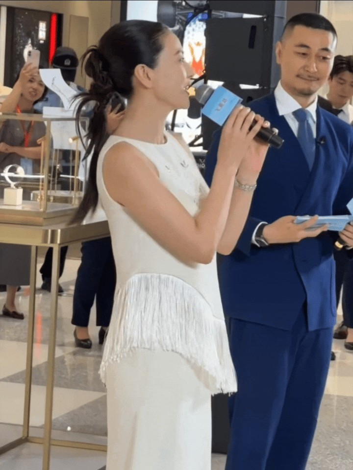 高圆圆是变胖了一点吗？感觉她越来越丰腴，越来越有韵味了！