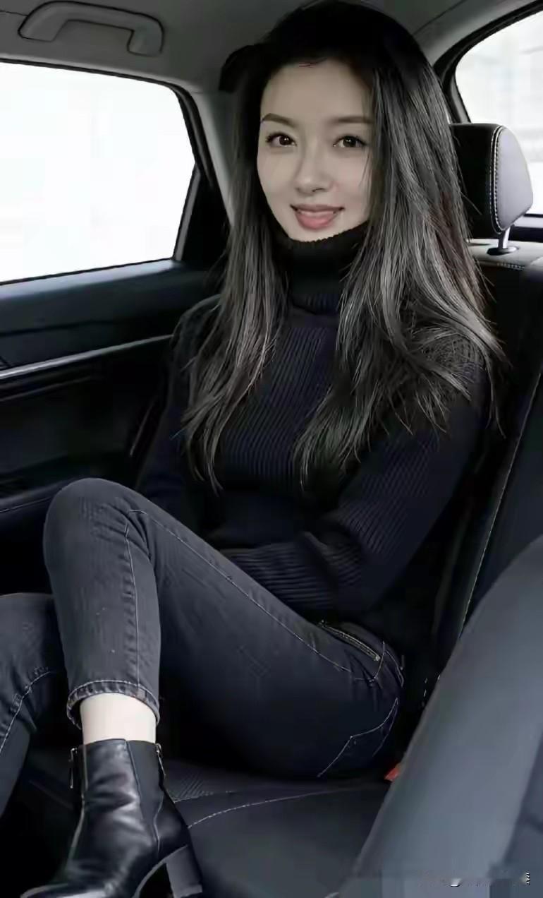 穿的多也可以性感漂亮，关键是气质拿捏！