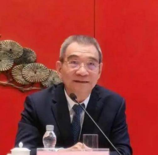 林毅夫认为，如果中美不再进行贸易，那么作为一个拥有全球35%工业产值的大国，中国