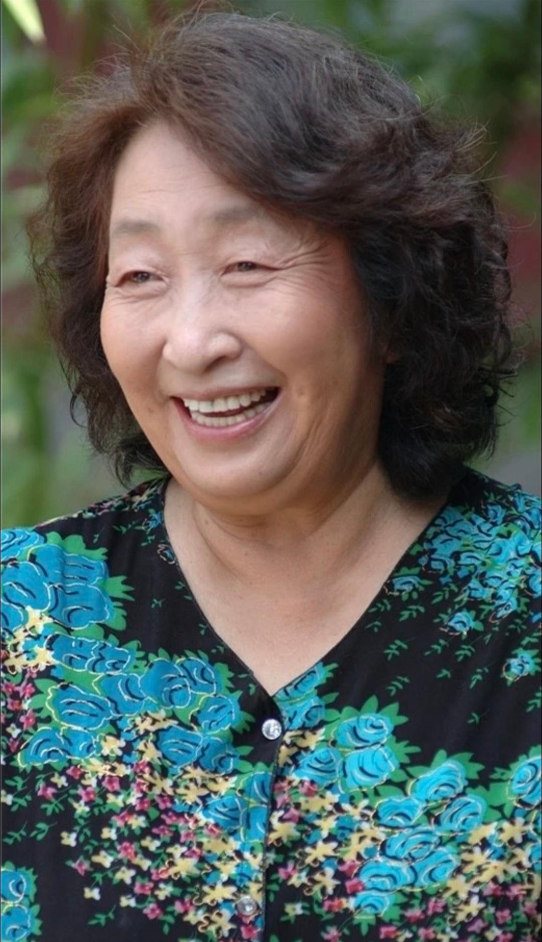 彭玉的丈夫和女儿：第一任丈夫赵文欣，哈尔滨话剧院演员，两人不仅是同事，还青梅