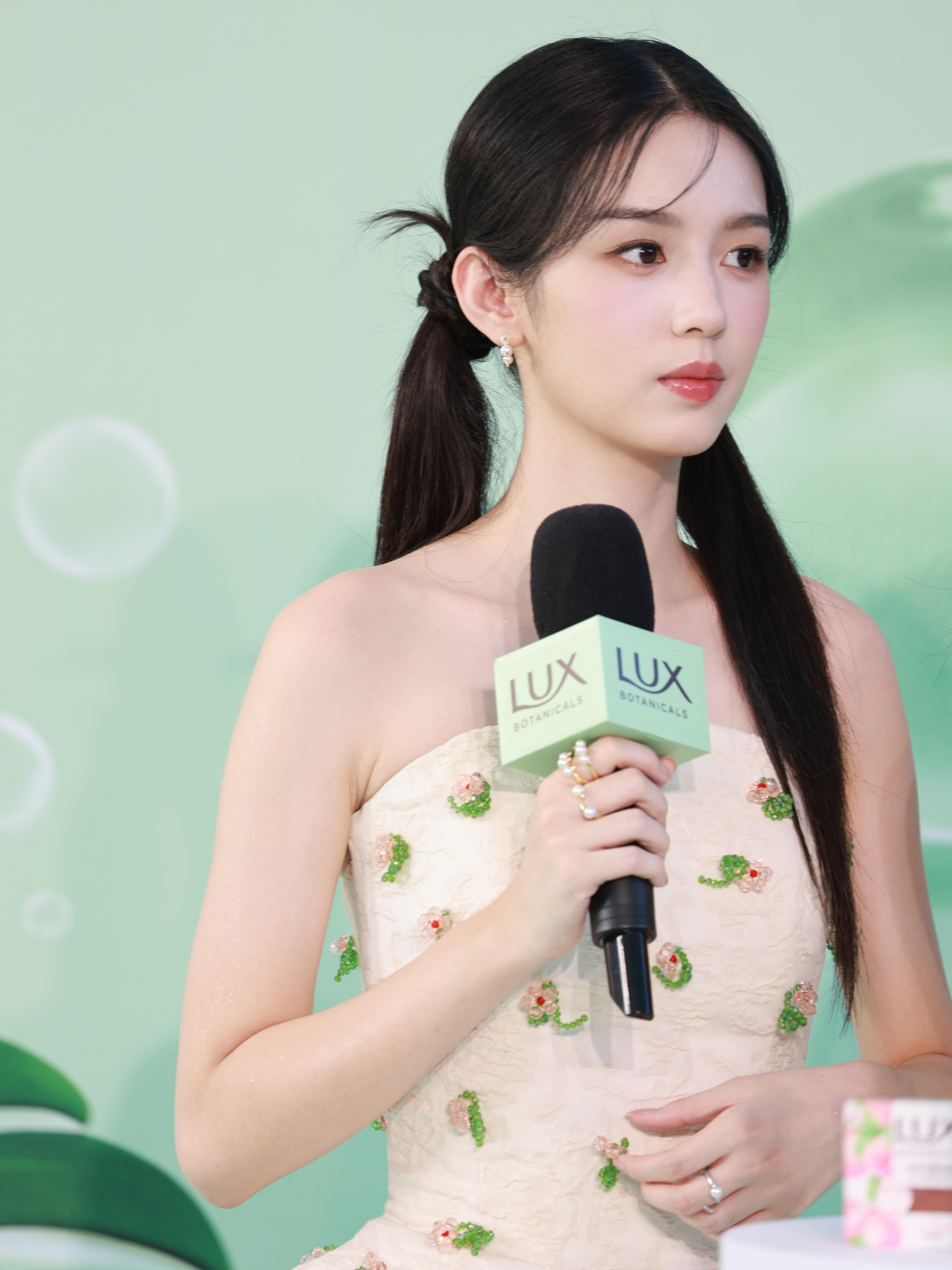周也​​​