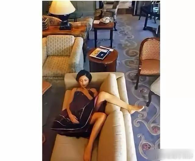 突然理解为什么陈凯歌要娶陈红了看到陈凯歌导演给老婆陈红拍的这张照片确实能看出来当