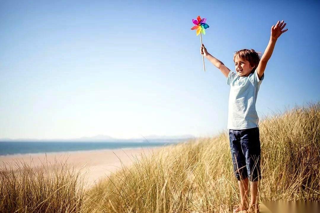 我跟你说，一个人是怎么废掉的？就是让他的能量，四处漏风。一个眼神就让你琢磨半