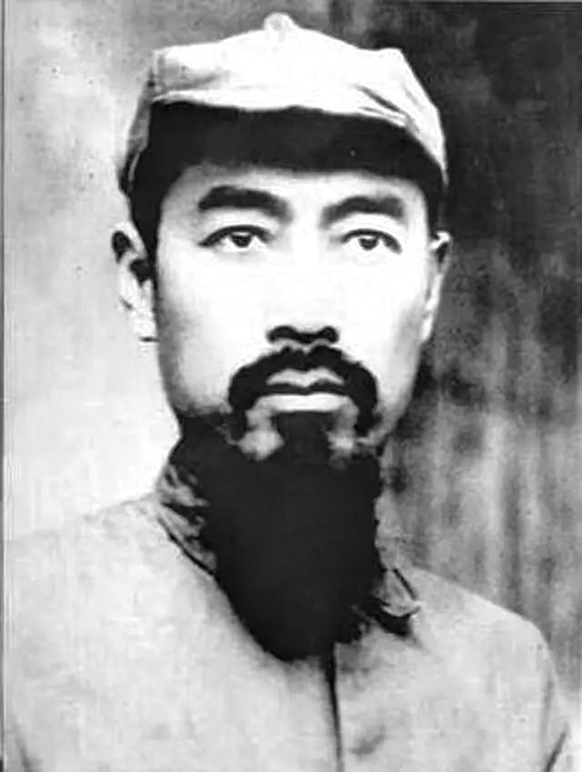 小人物戴济民：长征途中救下周恩来。《周恩来年谱》记载，长征路上周恩来日夜操