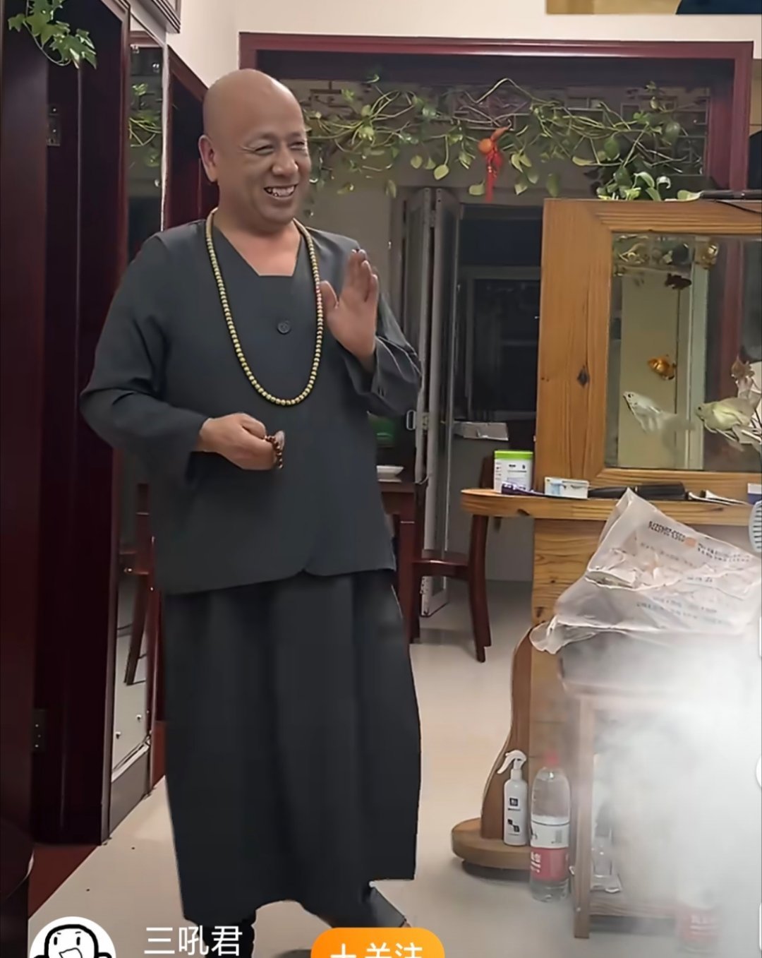 仅退款还得再给你200的程度这个买家秀卖家秀确实，我要是在衣服评论区刷到这个上衣