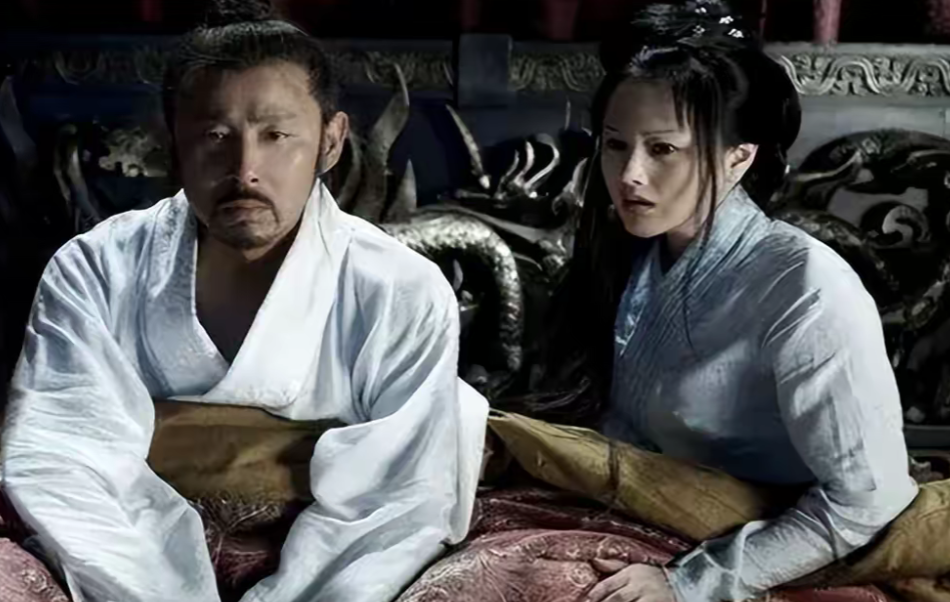 公元前199年，刘邦路过女婿封地，脸色不耐，女婿不得不献上自己的爱妃赵姬。一年后